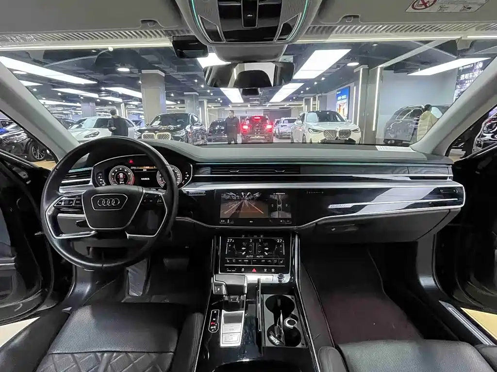 Audi A8 — фото 5