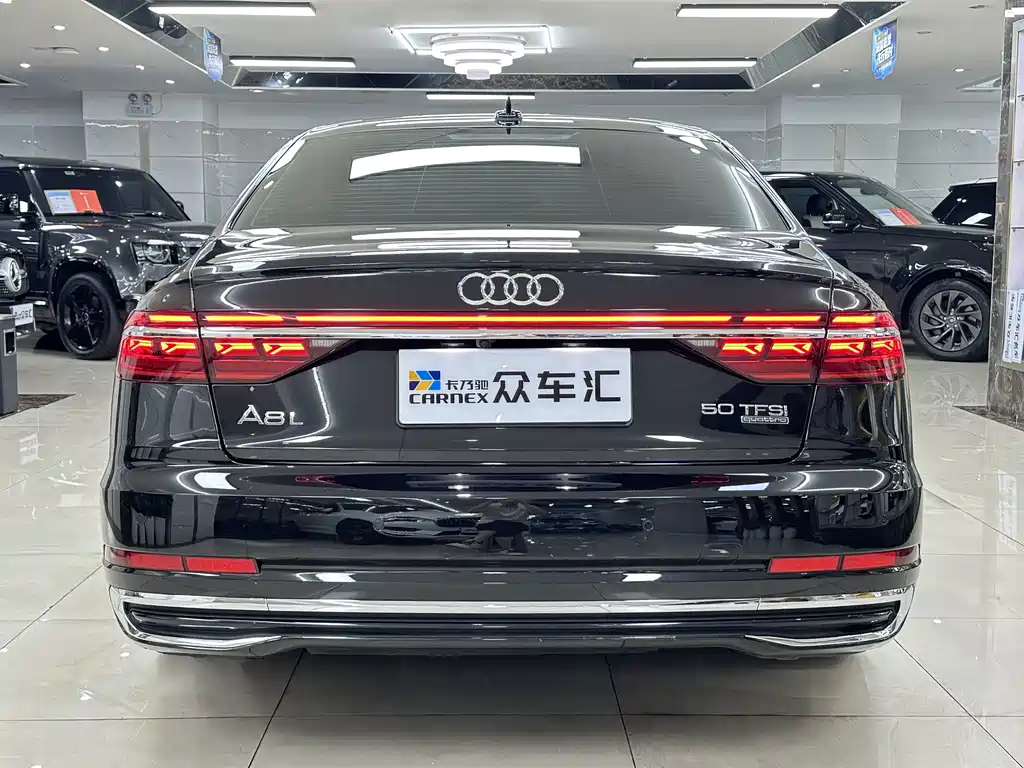 Audi A8 — фото 5