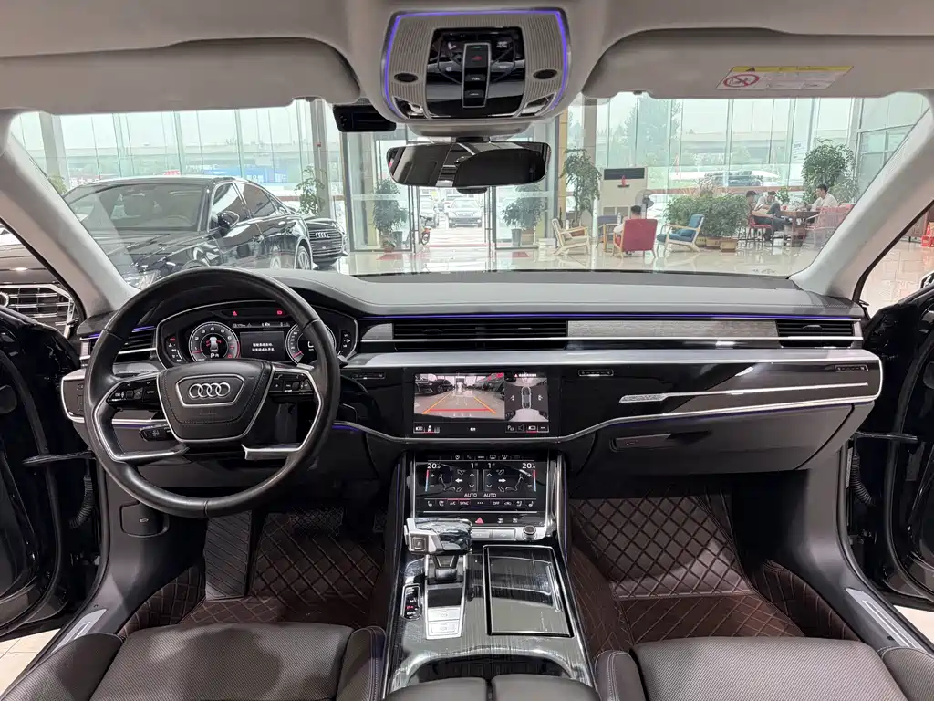 Audi A8 — фото 8