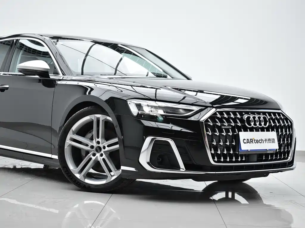 Audi A8 — фото 5