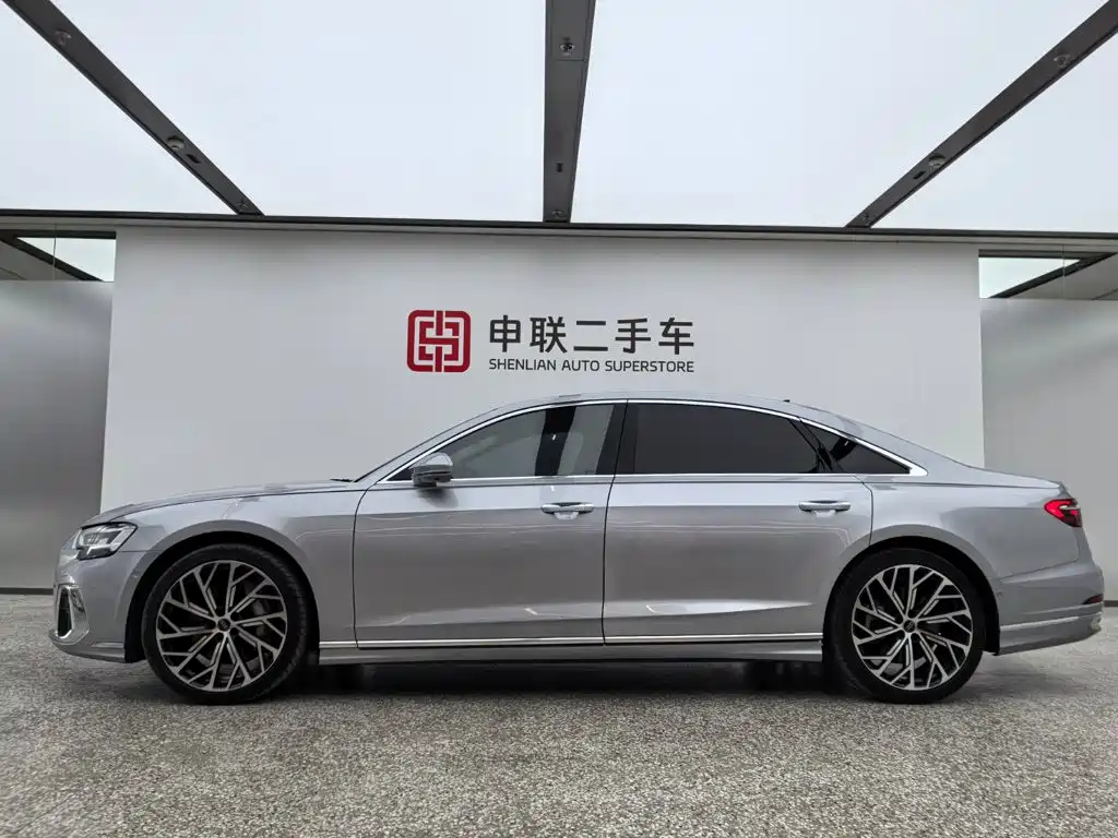 Audi A8 — фото 6