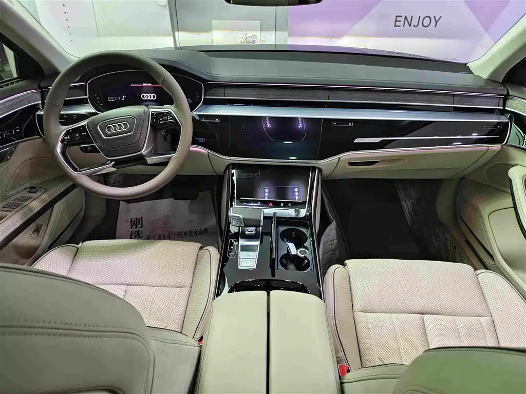 Audi A8 — фото 10