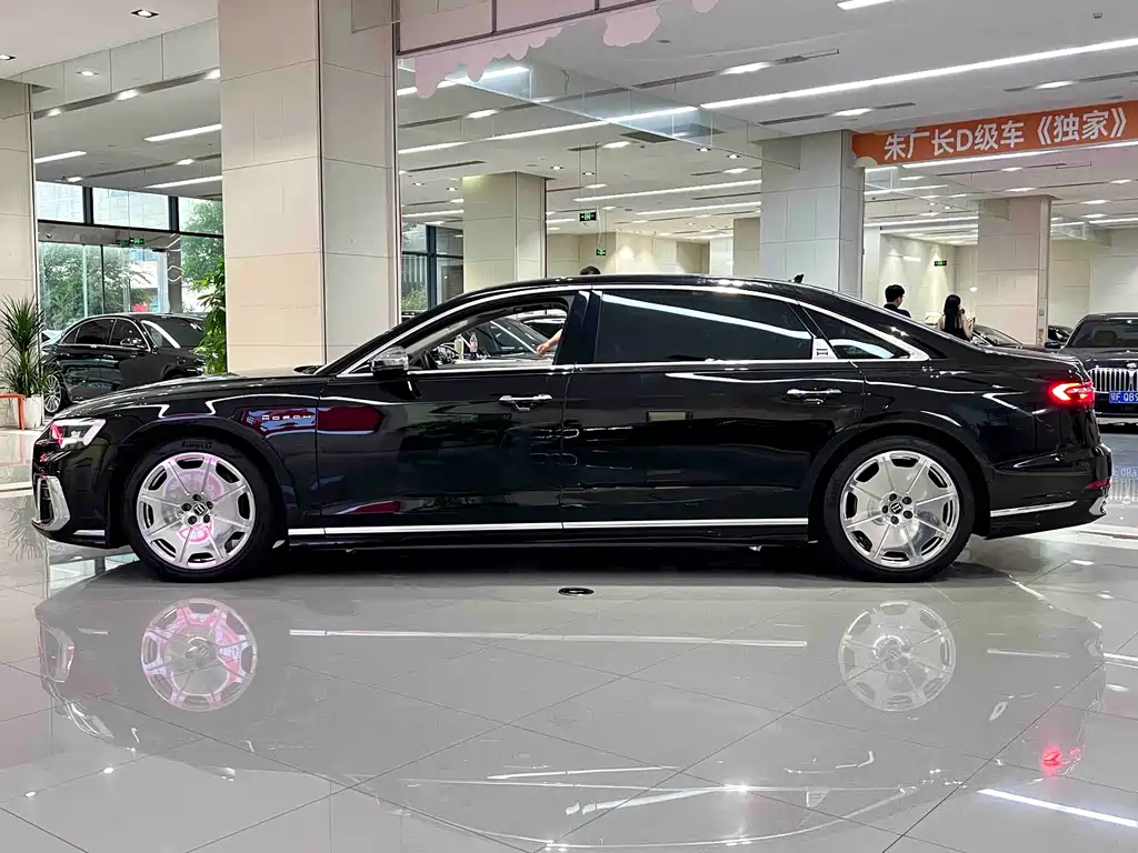 Audi A8 — фото 3