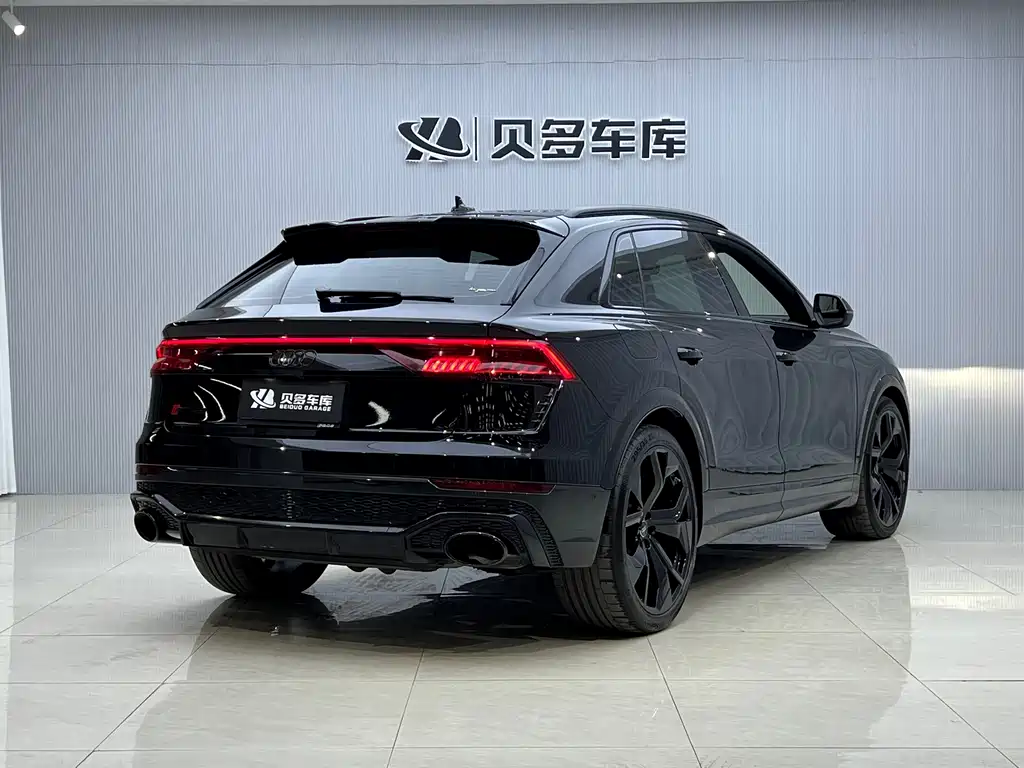 Audi RS Q8 — фото 3