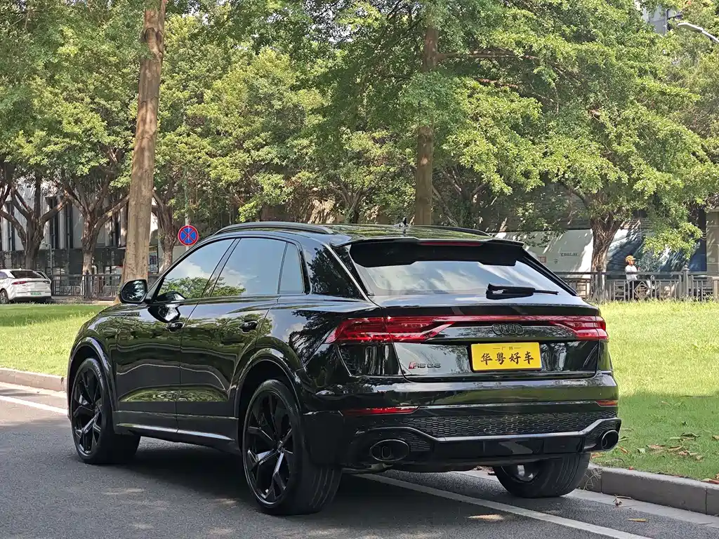 Audi RS Q8 — фото 4