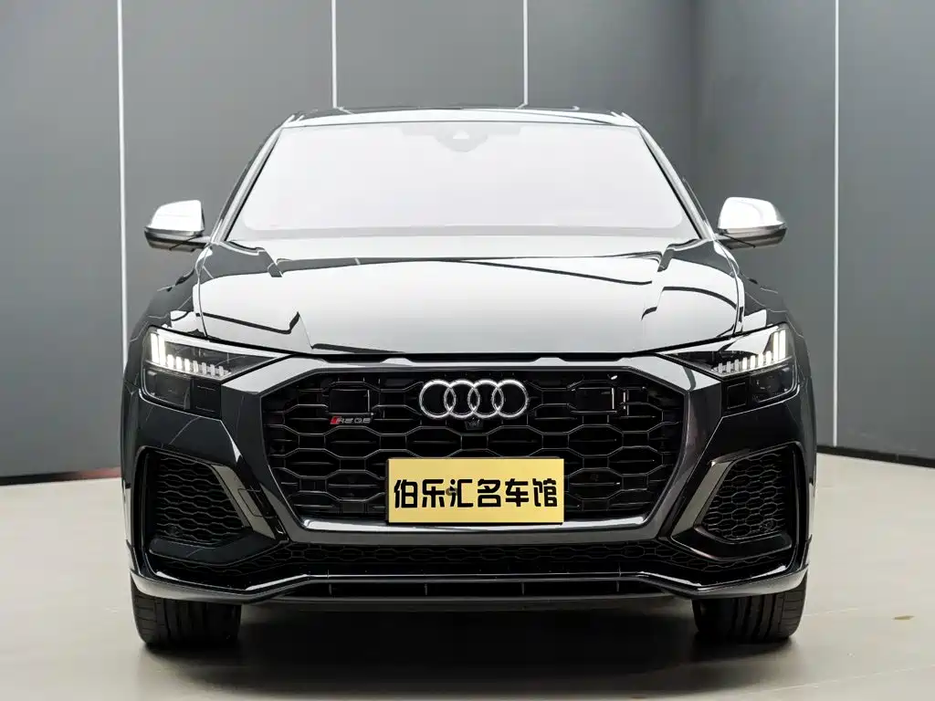 Audi RS Q8 — фото 3