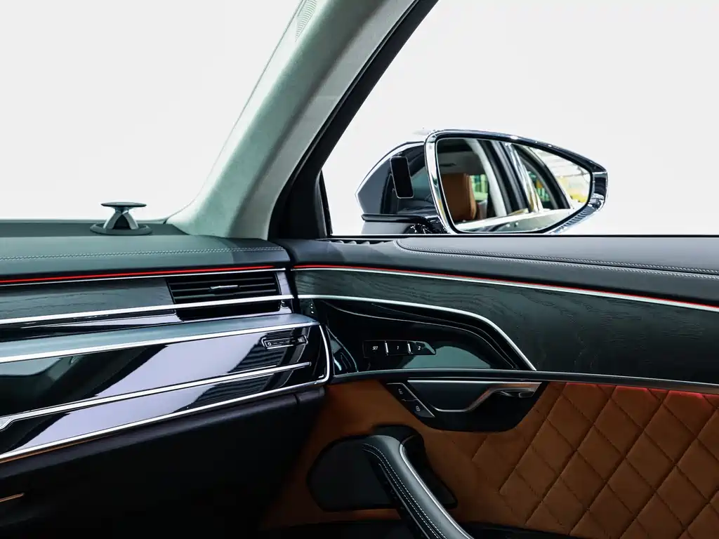 Audi A8 — фото 22