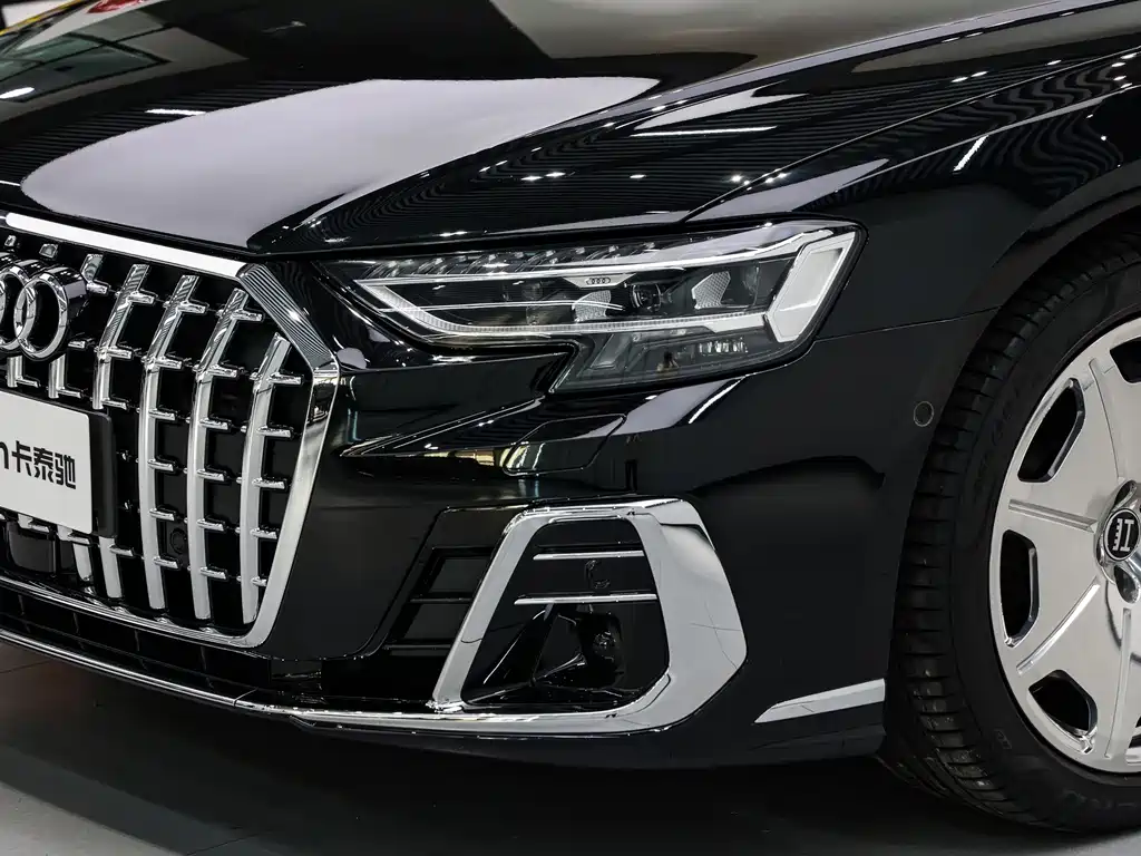 Audi A8 — фото 8