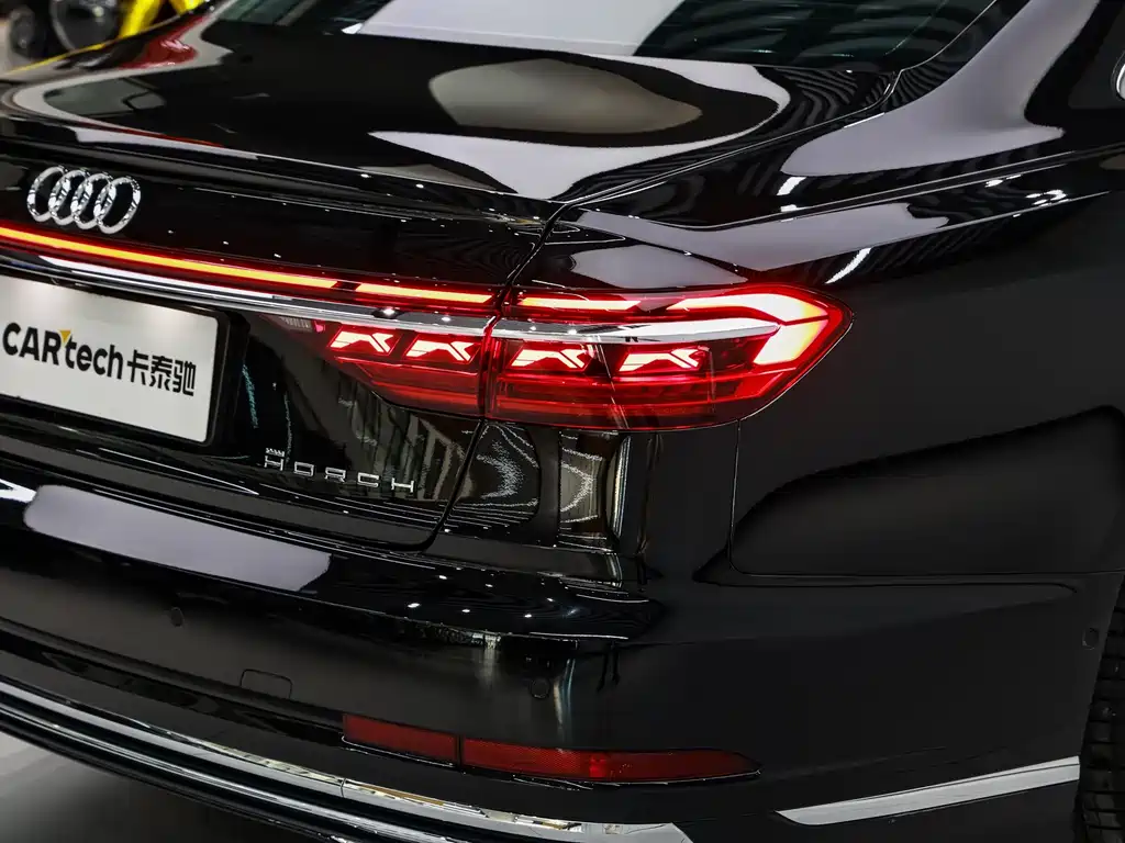 Audi A8 — фото 9