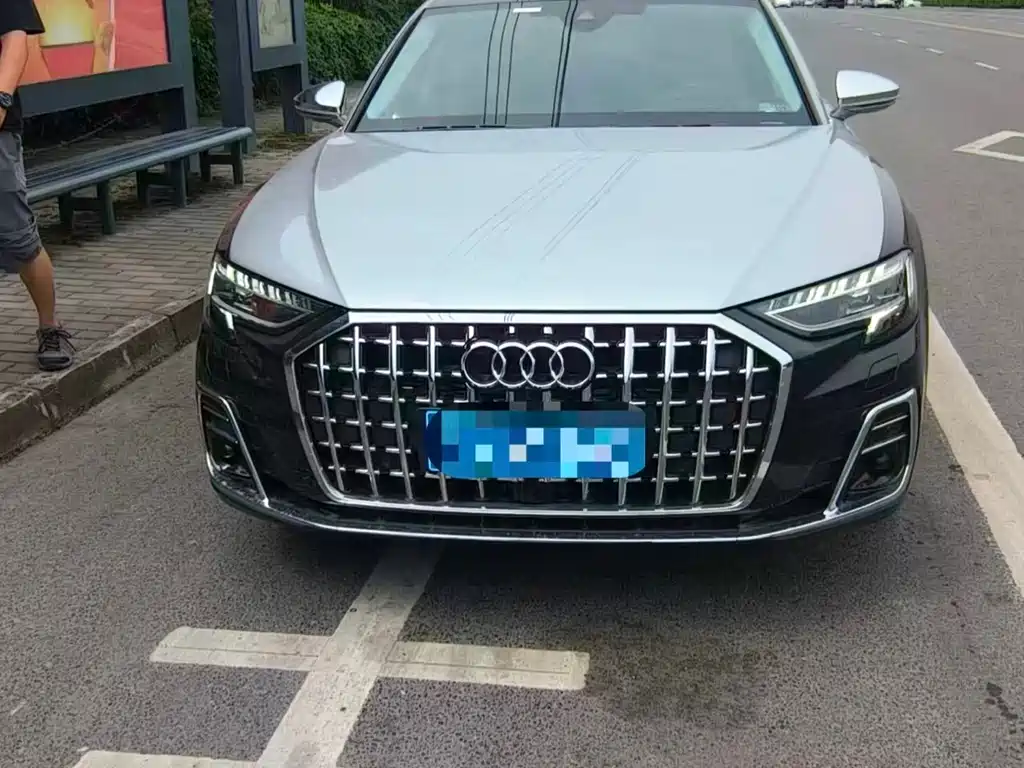 Audi A8 — фото 2