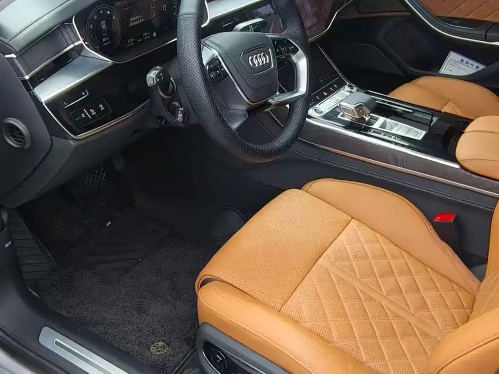 Audi A8 — фото 4