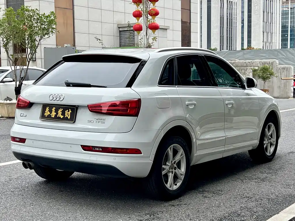 Audi Q3 — фото 9
