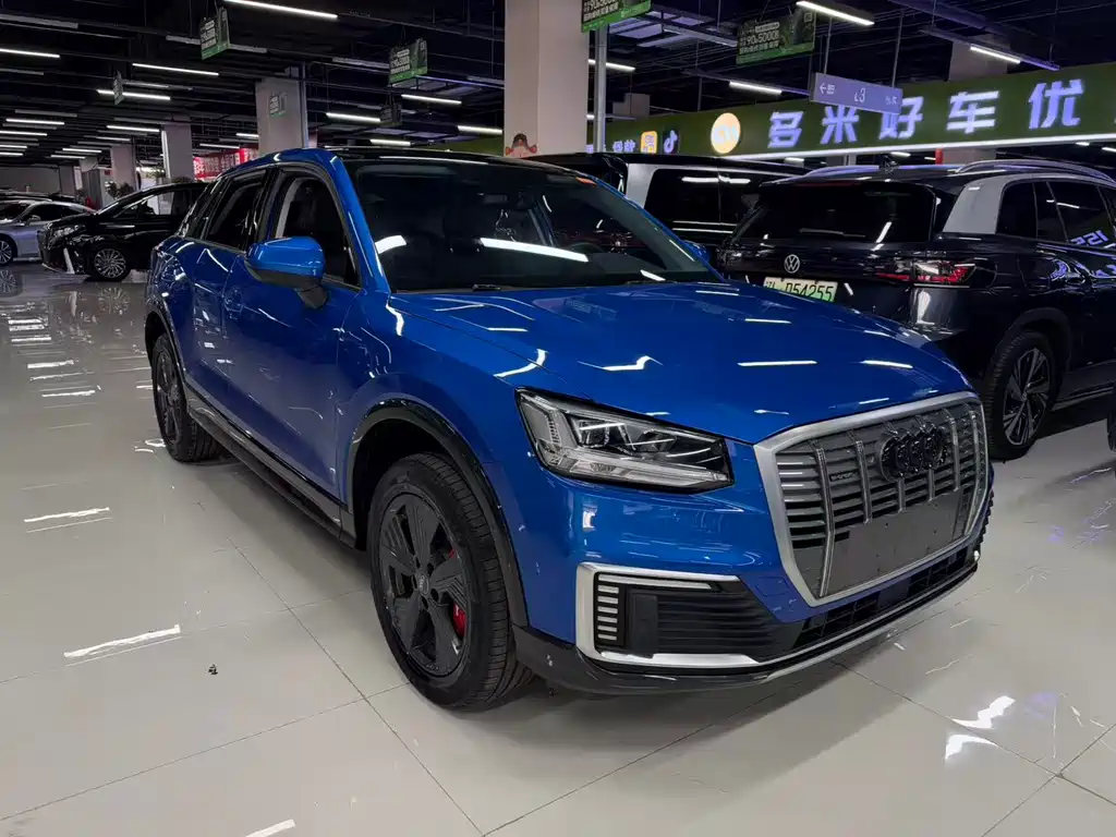 Audi Q2L e-tron — фото 3