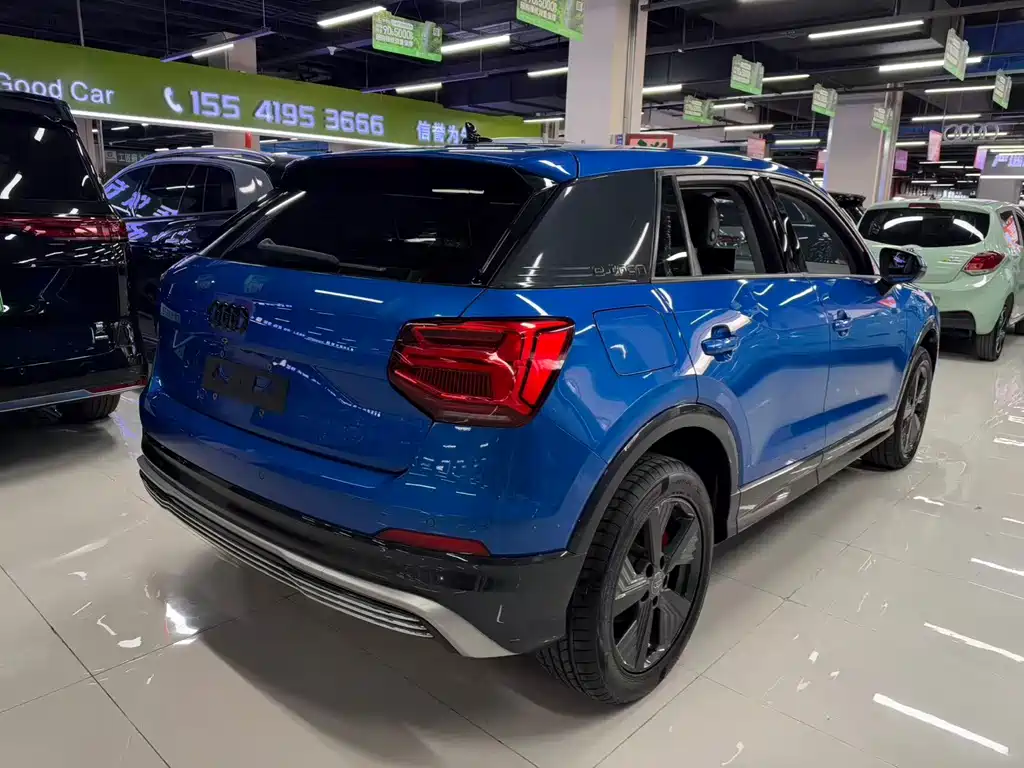 Audi Q2L e-tron — фото 4