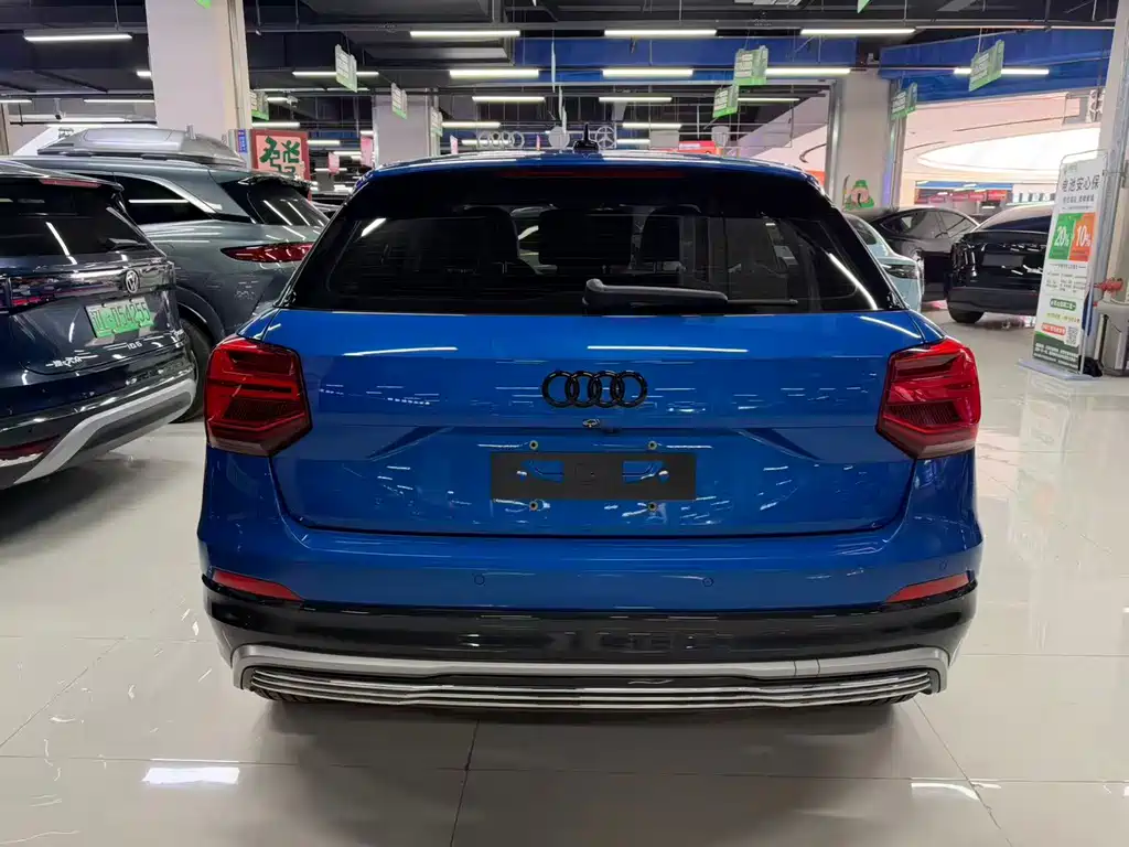 Audi Q2L e-tron — фото 5