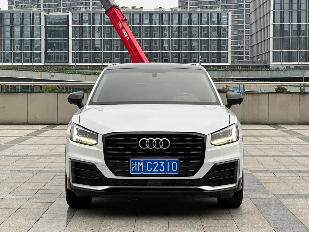 Audi Q2L — фото 2