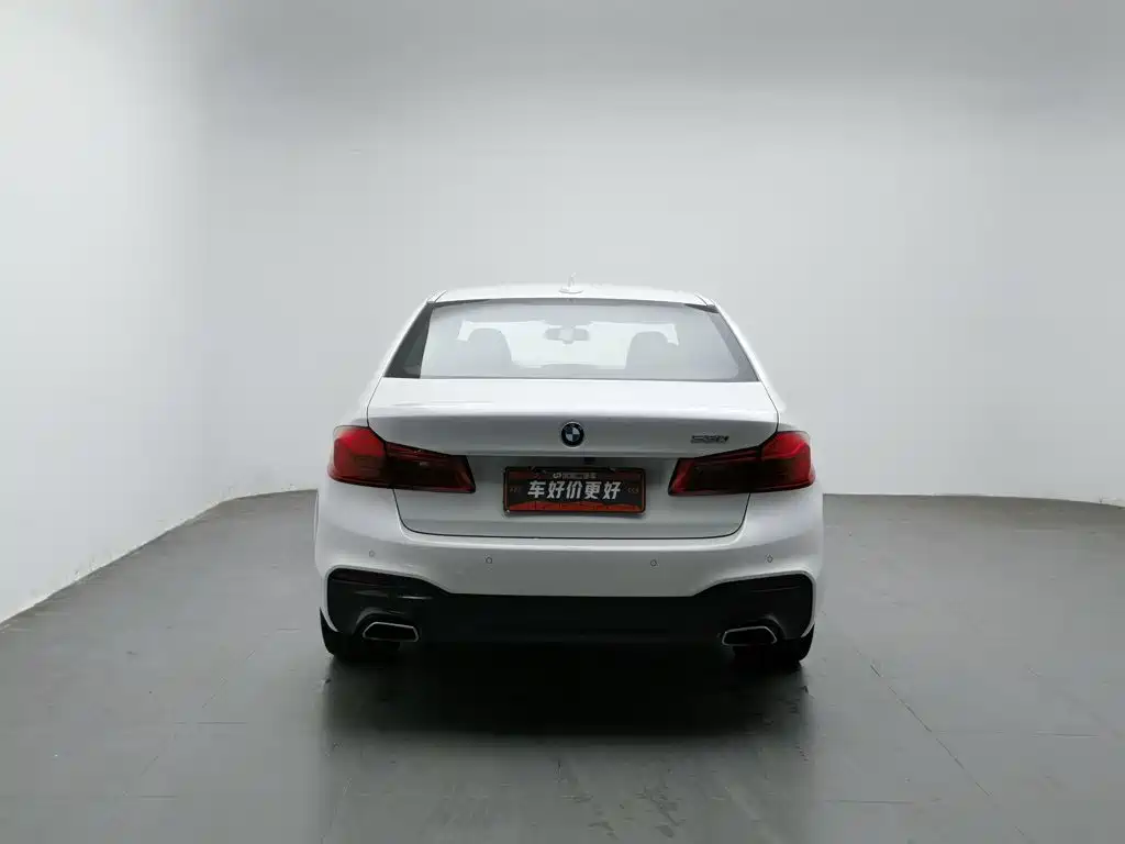 BMW 5 Series — фото 4