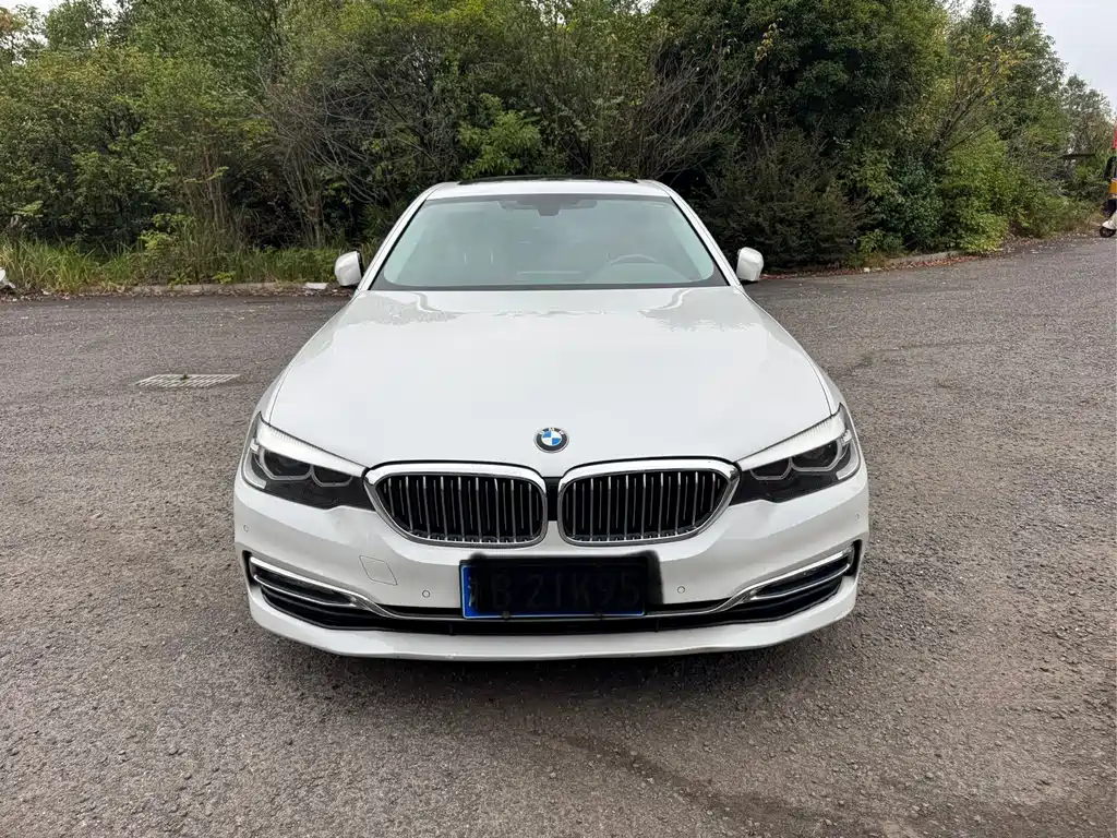 BMW 5 Series — фото 2