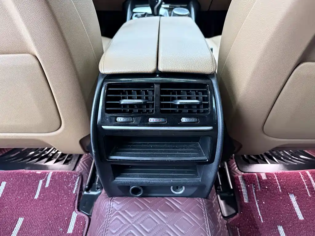 BMW 5 Series — фото 11