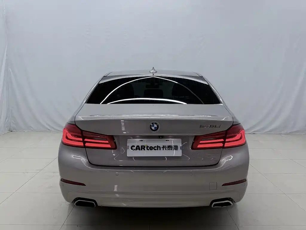 BMW 5 Series — фото 13