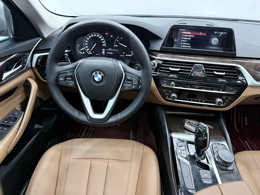 BMW 5 Series — фото 8