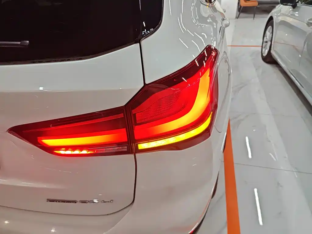 BMW X1 — фото 24