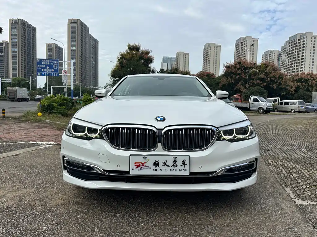 BMW 5 Series — фото 2