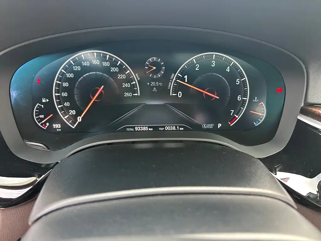 BMW 5 Series — фото 14