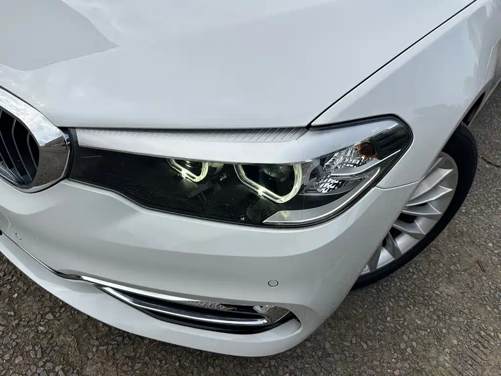 BMW 5 Series — фото 9