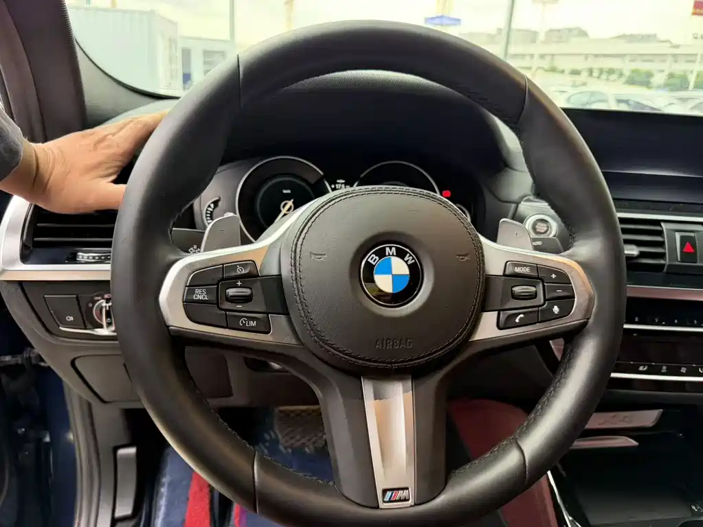 BMW X4 — фото 9