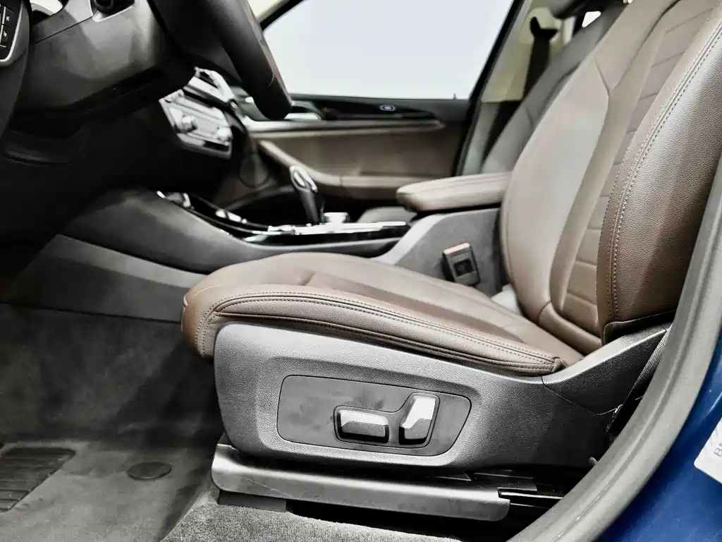 BMW X3 — фото 24