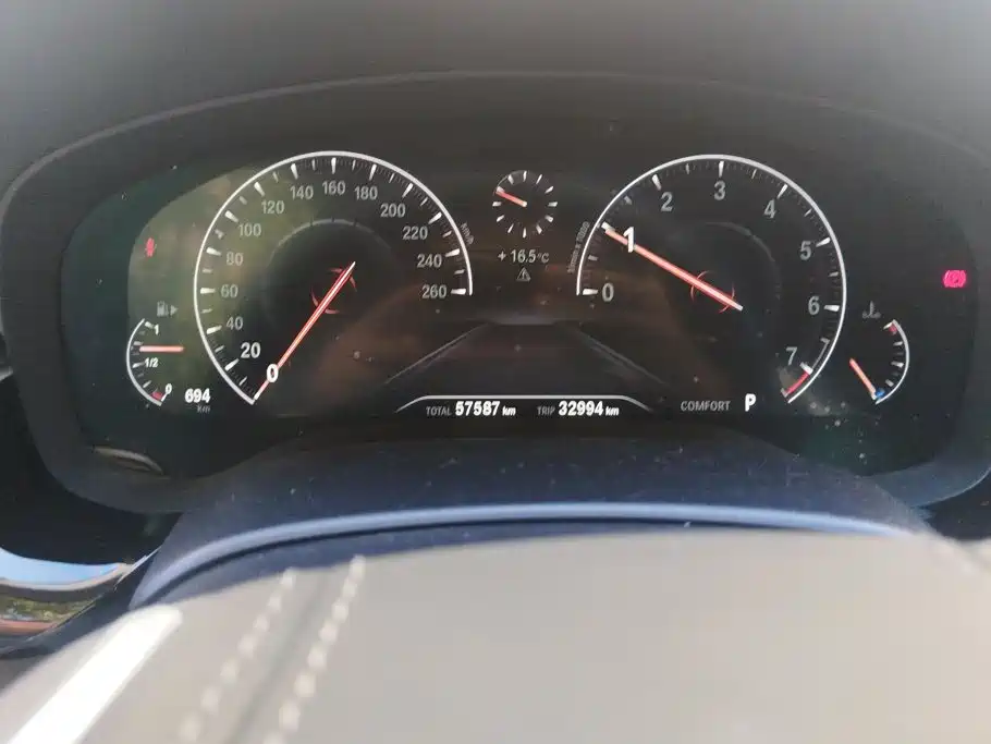 BMW 5 Series — фото 14
