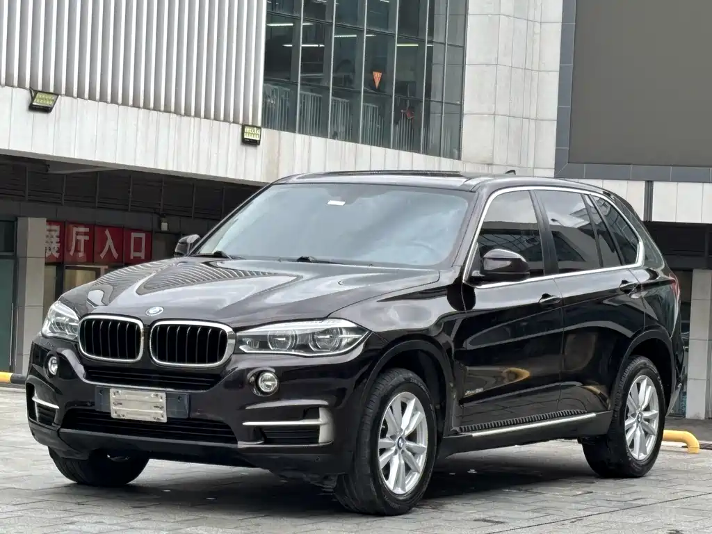BMW X5 (Import) — фото 1