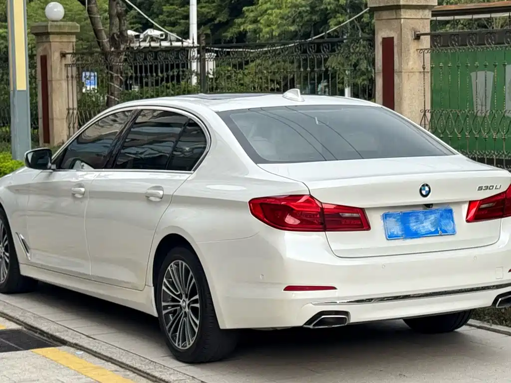 BMW 5 Series — фото 6