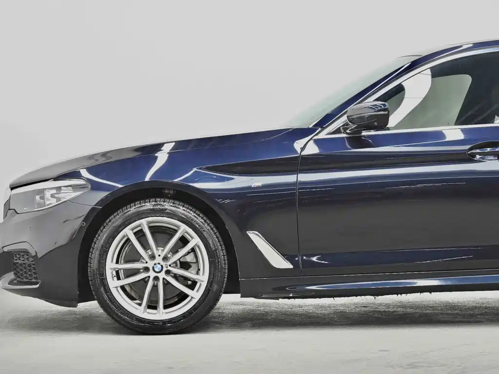 BMW 5 Series — фото 11
