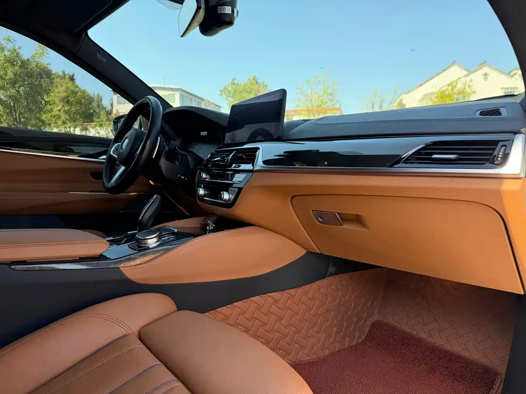 BMW 6 Series GT — фото 15
