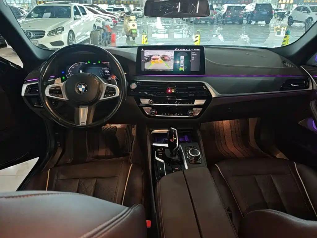 BMW 5 Series — фото 10