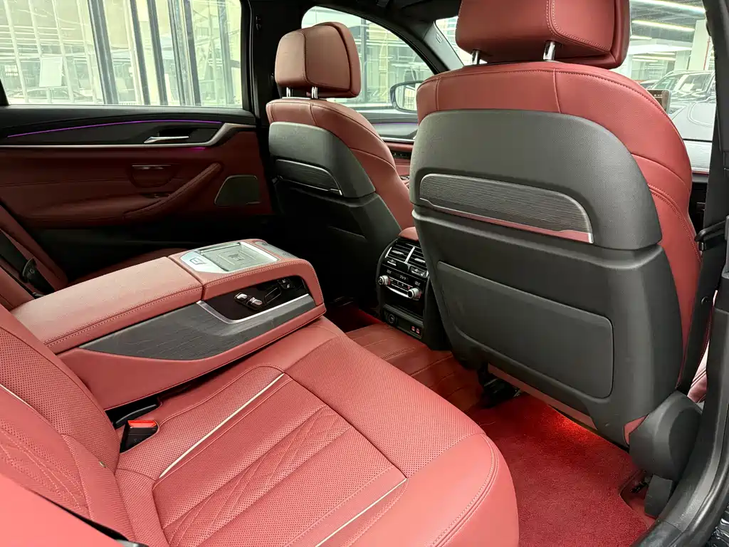BMW 5 Series — фото 14