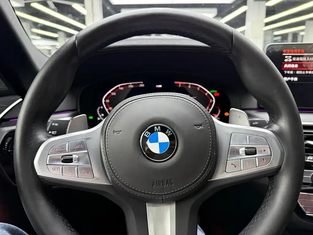 BMW 5 Series — фото 7