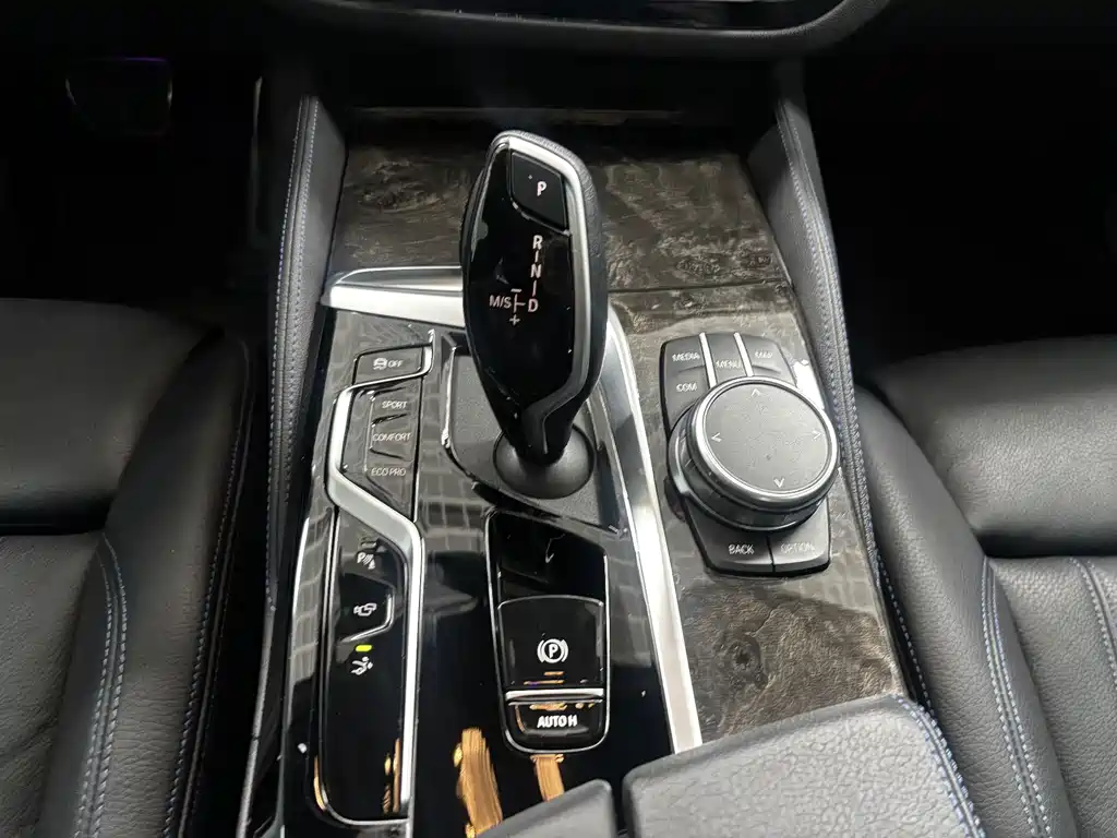 BMW 6 Series GT — фото 19
