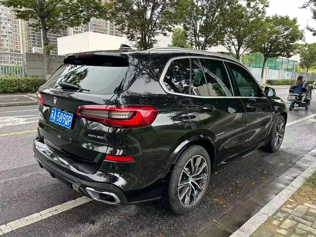BMW X5 (Import) — фото 6