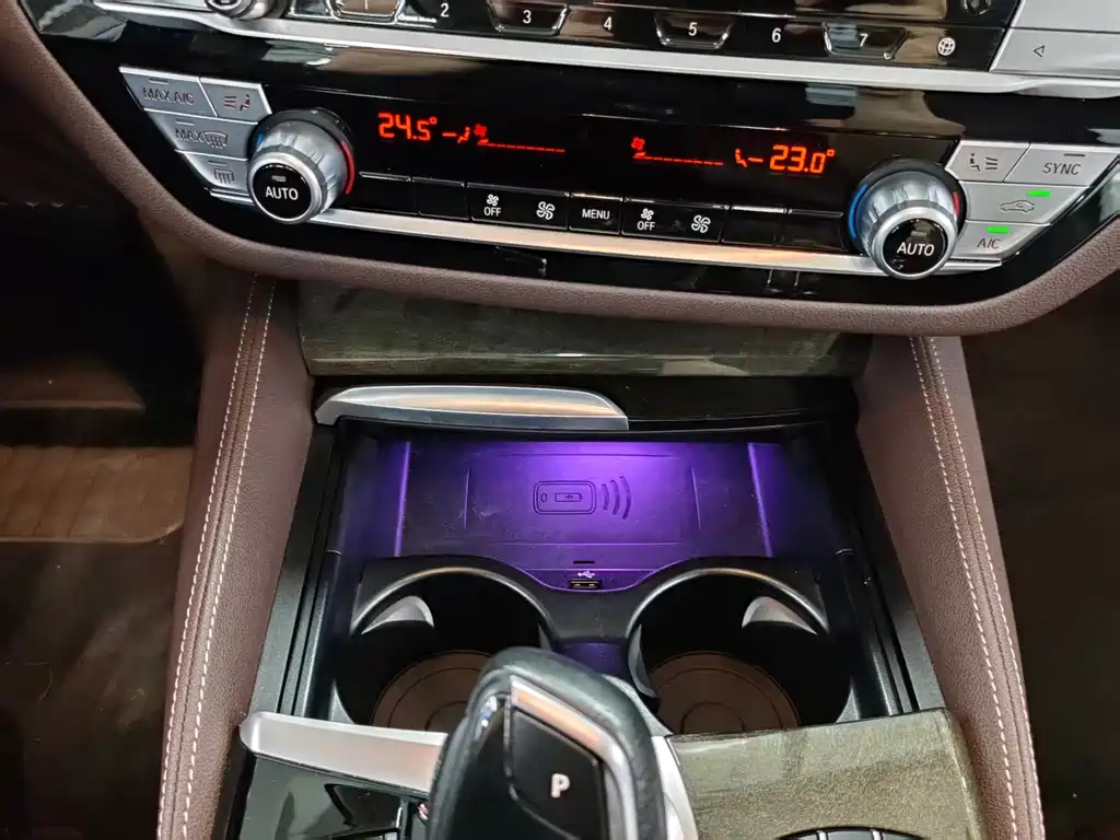 BMW 5 Series — фото 13