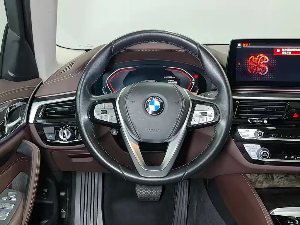 BMW 5 Series — фото 17