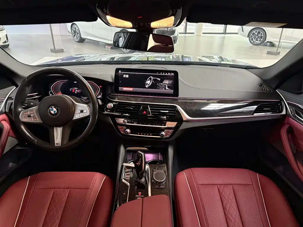 BMW 5 Series — фото 13