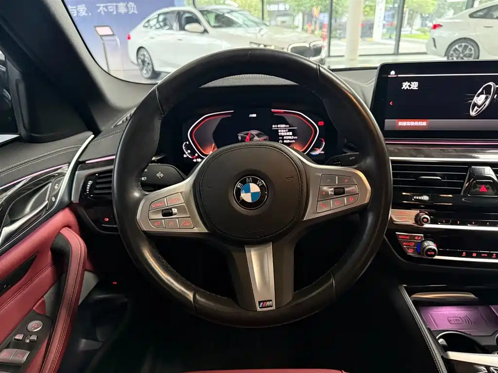BMW 5 Series — фото 14