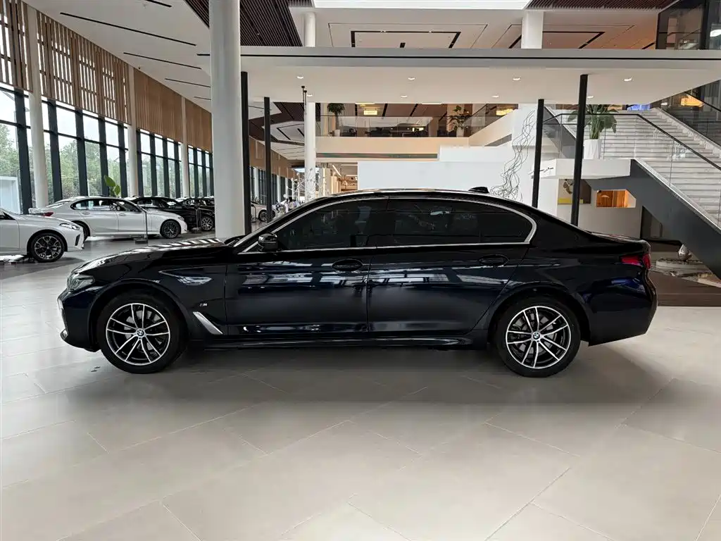 BMW 5 Series — фото 3