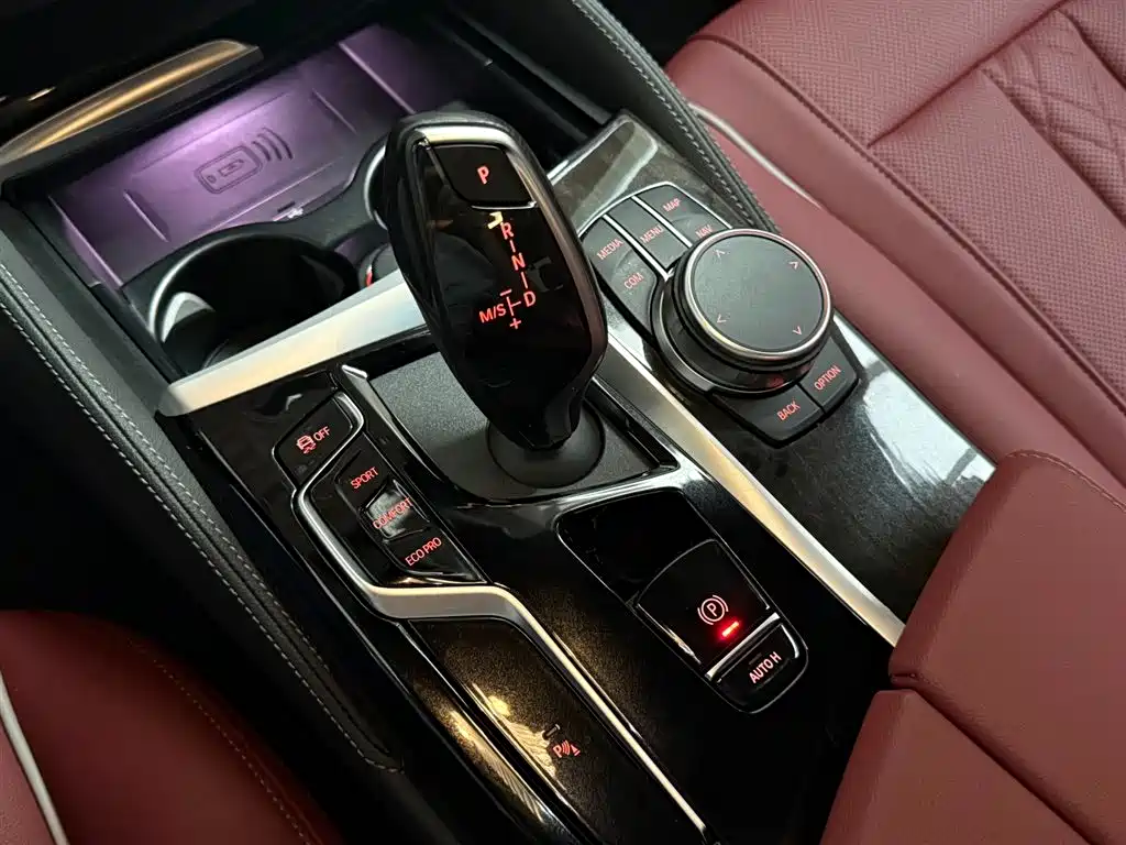 BMW 5 Series — фото 10