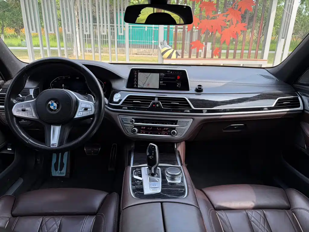 BMW 7 Series — фото 4