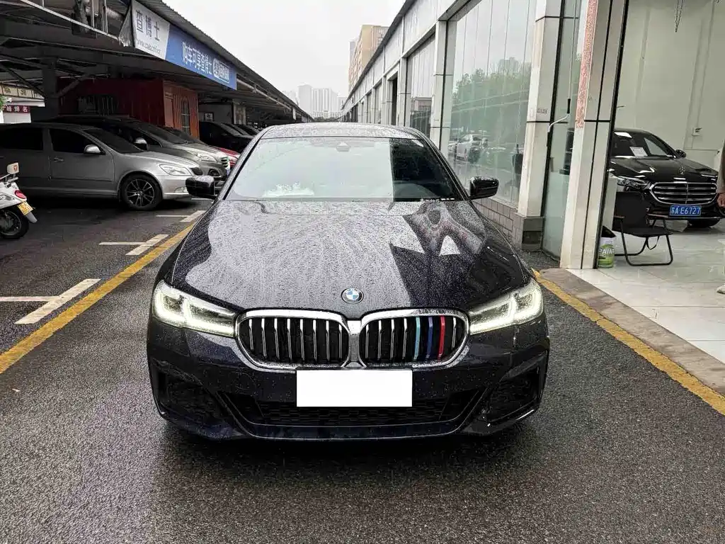 BMW 5 Series — фото 2