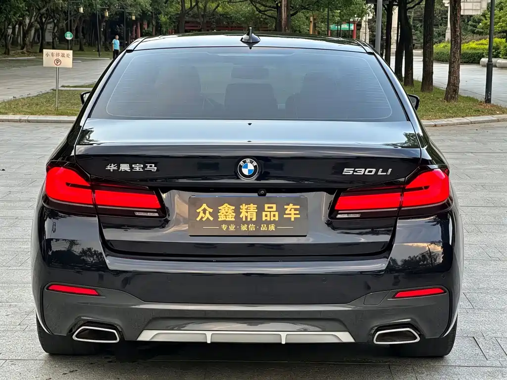 BMW 5 Series — фото 15